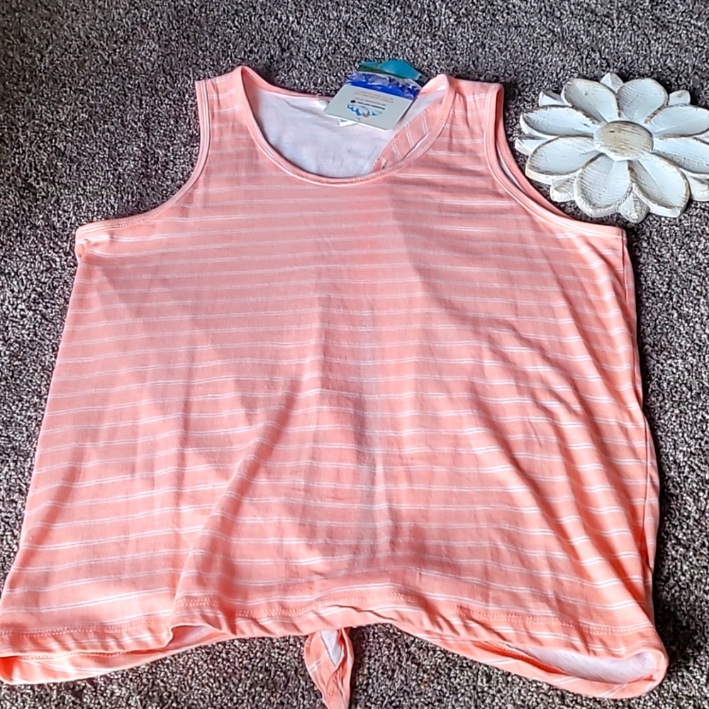 NWT, Mountain & Isles Lg Top